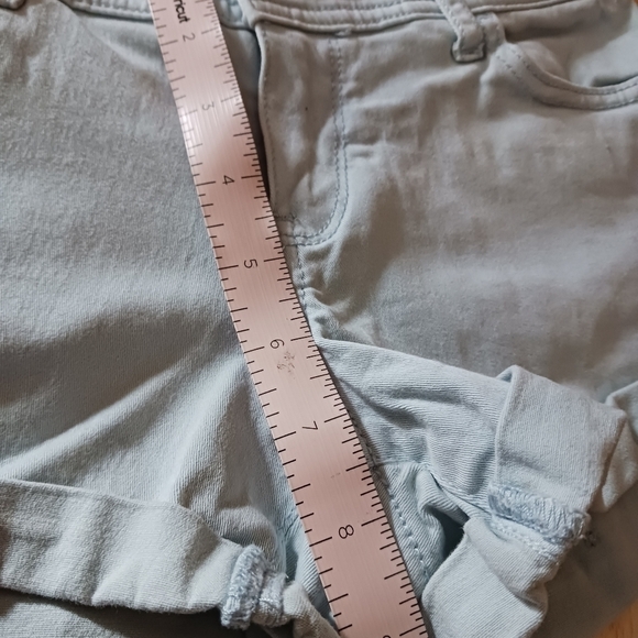 Hollister Low Rise Short-Short Size 1 - Picture 7 of 7